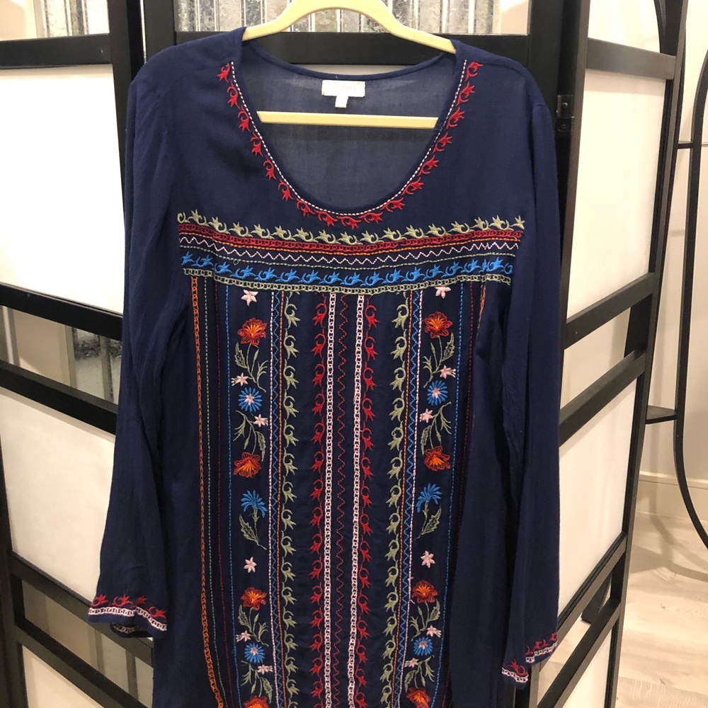 Embroidered flower navy tunic large